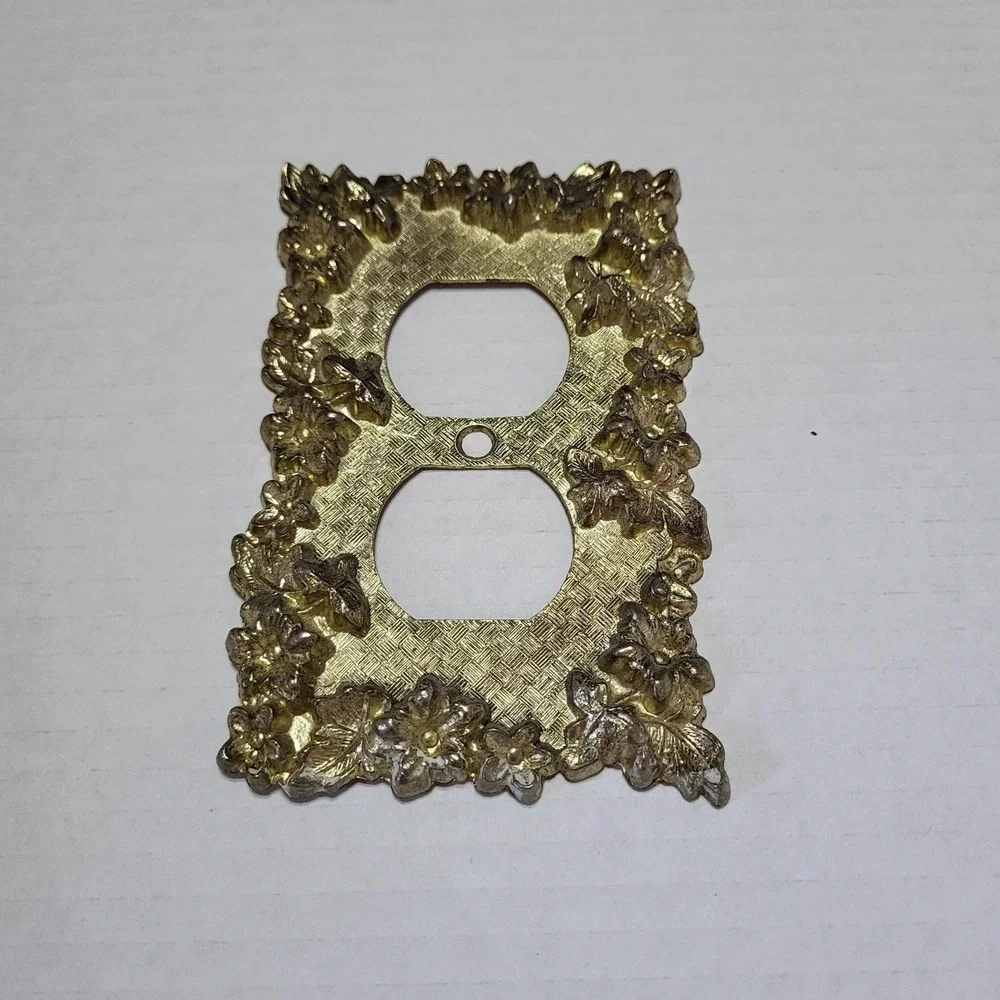 VTG 1968 Ornate Brass Gold American Tack & Hardware Co Double Outlet Cover